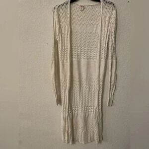 Mossimo supply women’s white knitted cardigan long sleeve size M